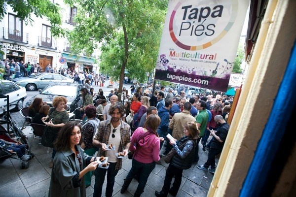 Tapas de Madrid, batucadas de mujeres y misas de Leo Bassi