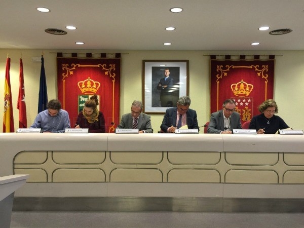 Todos los grupos políticos firman el Plan de Acogida e Integración de los Refugiados
