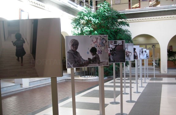 Pozuelo acoge una muestra fotográfica sobre Acogimiento Familiar para conmemorar el Día de la Infancia