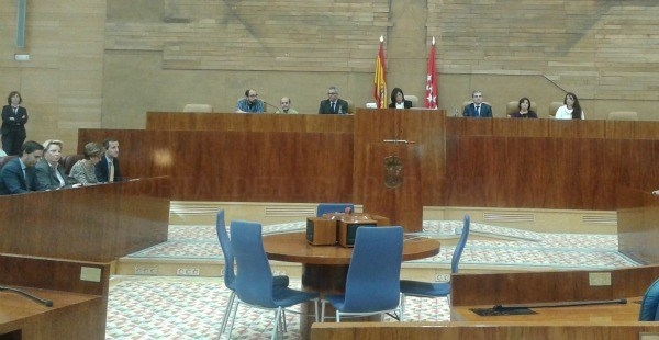 Personas con discapacidad intelectual exponen en la Asamblea de Madrid las demandas del movimiento asociativo