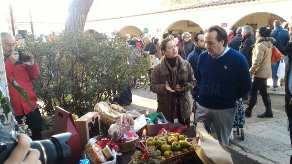 Los mejores productos de la región adelantan la Navidad en el Día de Mercado de la Cámara Agraria
