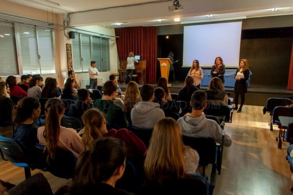 90 alumnos de Bachillerato del Máximo Trueba de Boadilla del Monte participan en el proyecto de voluntariado Aprendizaje y Servicio