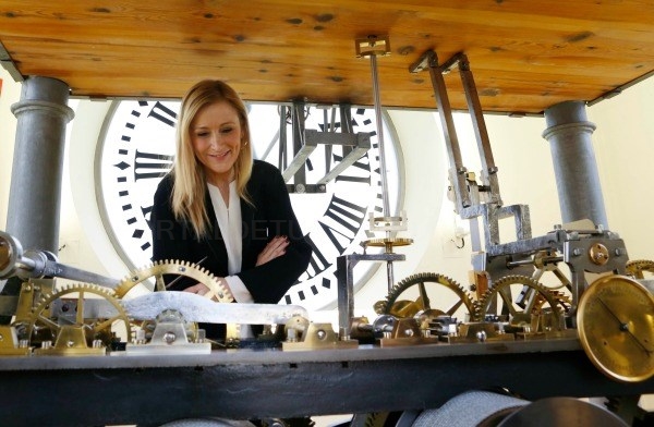 Cifuentes, en los últimos preparativos de las campanadas de Nochevieja