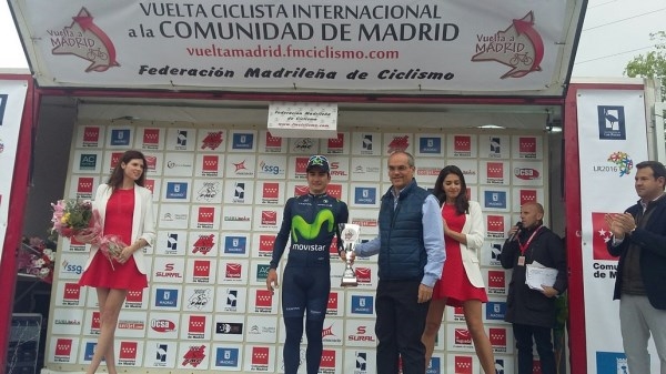 120 ciclistas disputan la vuelta ciclista internacional a la Comunidad