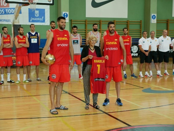 La Selección Española de Baloncesto se prepara para Río´16 en el distrito de Tetuán