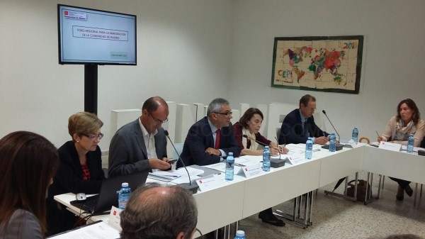 La Comunidad impulsa medidas para mejorar la formación de la población inmigrante