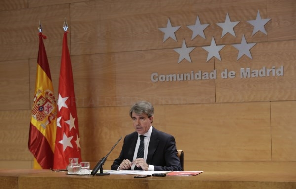 Los vehículos de alquiler con conductor han de llevar distintivos desde enero de 2017