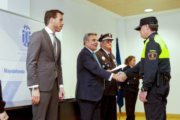 Con motivo de la Festividad de Santa Catalina,el Ayuntamiento ha rendido  un homenaje al Cuerpo de Policía Local.
