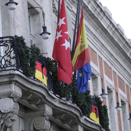 Cifuentes condena el atentado de Berlín y manifiesta la solidaridad de los madrileños