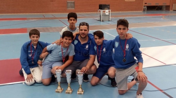 El joven majariego Luis Díaz se proclama campeón regional de esgrima.
