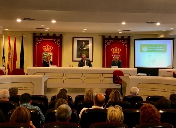 El Alcalde abre los actos conmemorativos del Día Mundial del Alzheimer: la enfermedad que borra la memoria