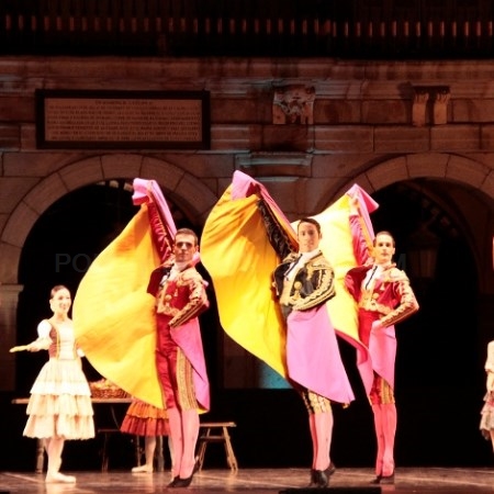 La Compañía Nacional de Danza llena la Plaza Mayor