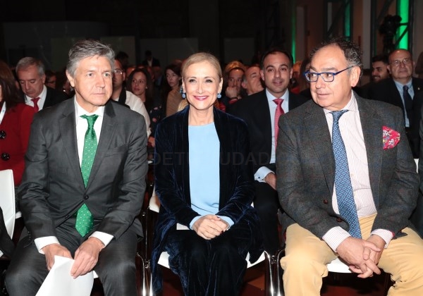 Cifuentes pone en valor el dinamismo de los empresarios madrileños.