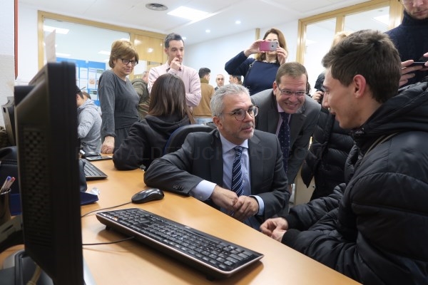 Un total de 294 jóvenes ex tutelados de entre los 18 y los 21 años han sido atendidos para su preparación para la vida autónoma desde junio de 2016.