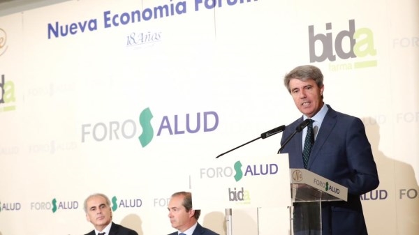 Garrido destaca la “gran capacidad de gestión” del consejero de Sanidad, Enrique Ruiz Escudero