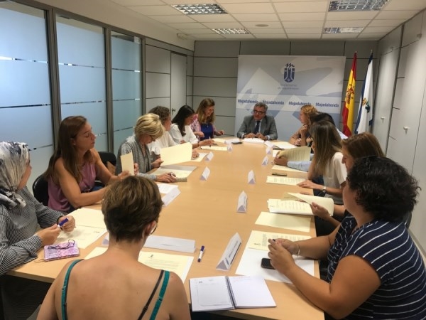 De Foxá firma un convenio para favorecer la inclusión con las AMPAS de colegios públicos y concertados.