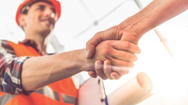 La Comunidad de Madrid trabaja por la reinserción laboral de personas sin hogar a través de proyectos como A-Puesto.