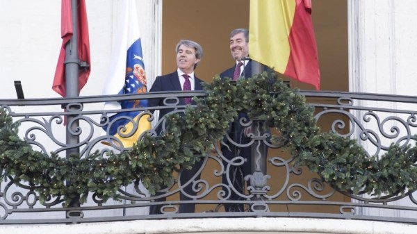 Garrido repasa los preparativos de las campanadas de Fin de Año.