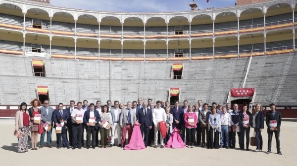 Se firma los convenios que posibilitarán la celebración de novilladas sin picadores en más de una treintena de municipios de la región.
