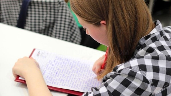 La Comunidad de Madrid destinará ayudas de 2.100 euros para reconocer la excelencia académica de estudiantes madrileños.