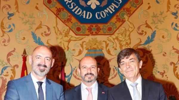 Rollán asiste a la toma de posesión del nuevo rector de la Universidad Complutense.