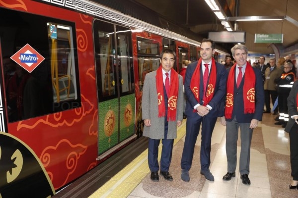 Los madrileños podrán disfrutar de un tren decorado con forma de dragón