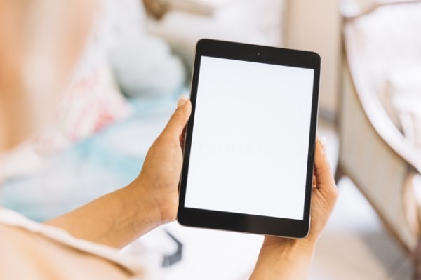 La Comunidad de Madrid adquiere 3.500 tablets y tarjetas de conexión a Internet para los alumnos sin medios tecnológicos