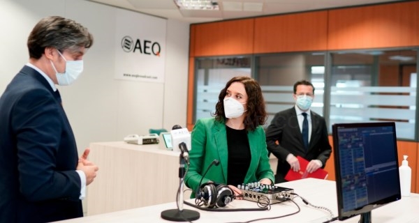 Díaz Ayuso analiza con los empresarios del Sur la reducción de carga burocrática