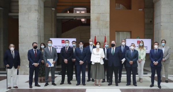 Díaz Ayuso suscribe un Pacto Regional por la Vivienda para impulsar el empleo y la riqueza