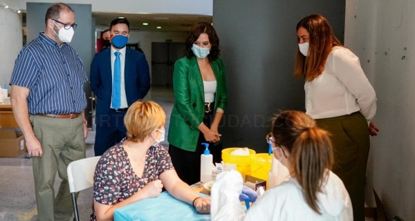 Díaz Ayuso reconoce la iniciativa de Arroyomolinos de hacer un estudio de seroprevalencia