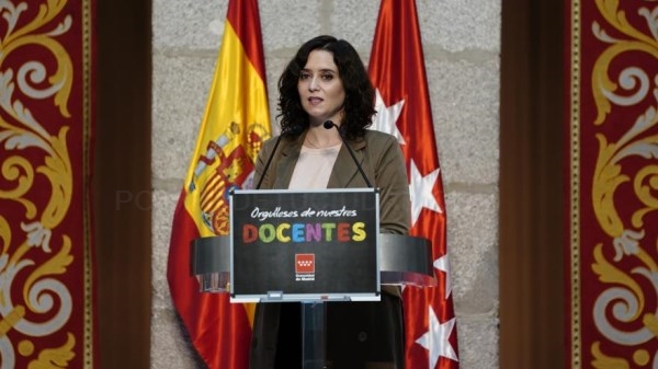 Díaz Ayuso subraya la “valía” de los profesores a los que agradece su “enorme esfuerzo”