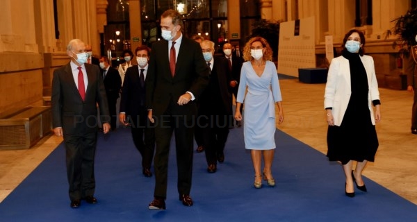 Díaz Ayuso asiste a la entrega del Premio Pelayo para Juristas de Prestigio, presidida por el Rey