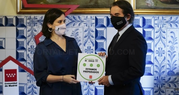 Díaz Ayuso presenta Garantía Madrid que identificará a la hostelería con medidas antiCOVID-19