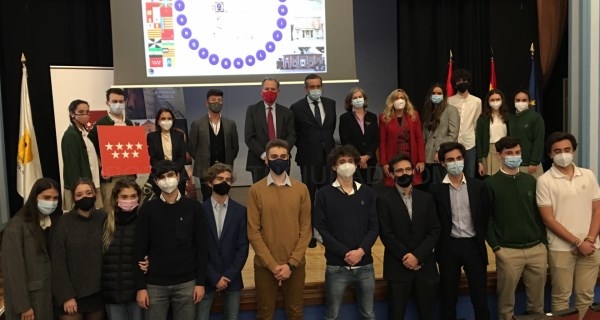 Reafirmamos nuestro compromiso con la libertad educativa que establece la Constitución Española