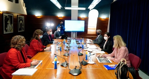 Díaz Ayuso se reúne con la alcaldesa de Pozuelo de Alarcón para abordar el estado del municipio