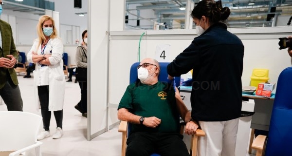Incorporamos este fin de semana 10 hospitales públicos a la estrategia de vacunación general