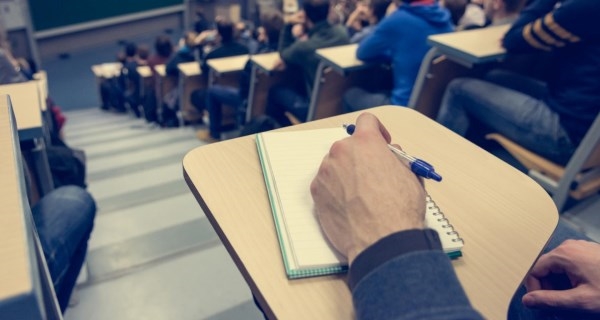 Facilitamos que los alumnos de Bachillerato con dificultades socioeconómicas sigan sus estudios