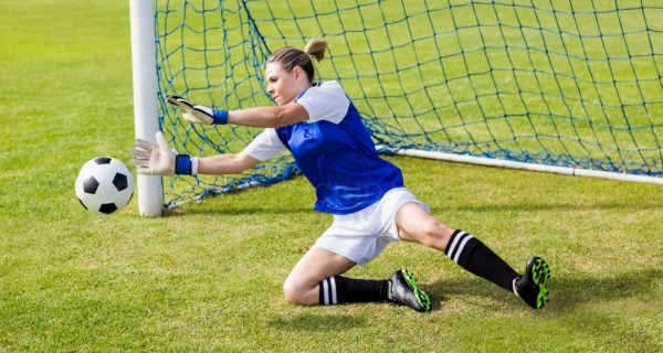 Apoyamos el deporte femenino con el patrocinio de la Copa S.M. la Reina de fútbol