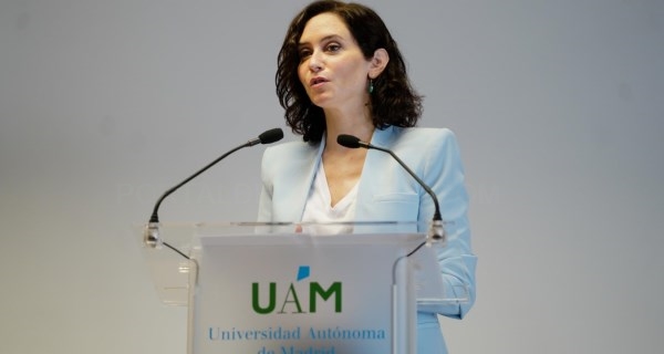Díaz Ayuso reivindica una universidad “valiente e inconformista”