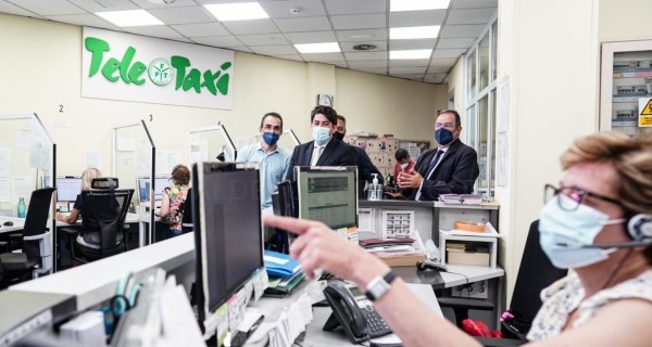 Colaboramos con el sector del taxi en la renovación de flotas con vehículos menos contaminantes