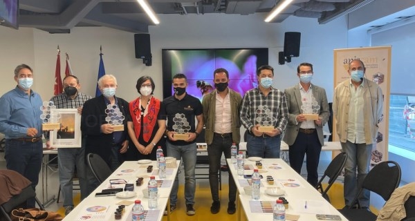 Premiamos a las mejores mieles regionales entre 30 variedades