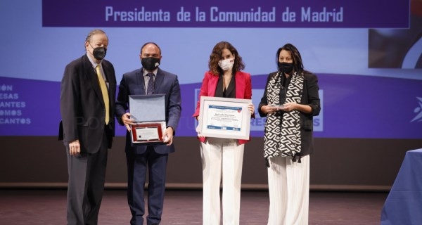 Díaz Ayuso recibe el Premio Empresarial Ciudad de Tres Cantos