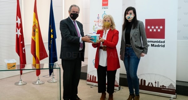 Entregamos material tecnológico a 41 colegios e institutos para proyectos de innovación