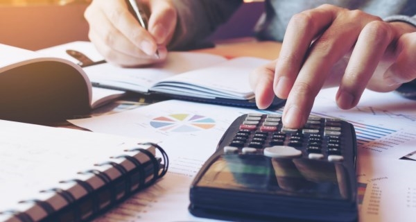 La Comunidad de Madrid reduce su deuda y tiene la más baja de todas las CCAA de régimen común