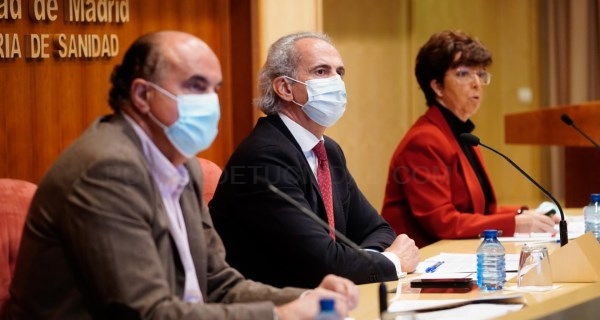 La Comunidad enviará desde el jueves 330.000 SMS a personas entre 60 y 69 años y población de riesgo para promover la tercera dosis de la vacuna contr
