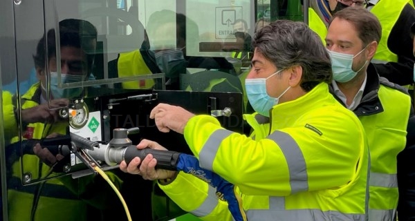 La Comunidad de Madrid pone en marcha el primer autobús impulsado con hidrógeno en la región
