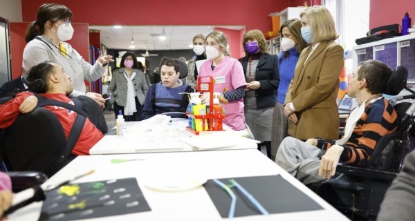 La Comunidad de Madrid dispone de más de 300 plazas gratuitas para la atención a personas con parálisis cerebral