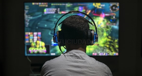 La Comunidad de Madrid ofrece el Programa de Prevención de Adicciones a centros educativos para ayudar a docentes, alumnos y sus familiares
