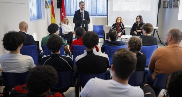 La Comunidad de Madrid sensibiliza frente al terrorismo a cerca de un centenar de menores infractores