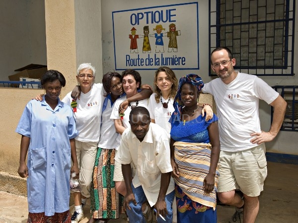 Regresa de Togo una nueva expedición de la Fundación Cione Ruta de la Luz